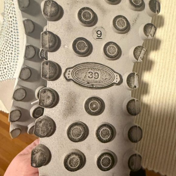 Yoki White Sparkling Sneakers with Textured Design - Picture 10 of 11